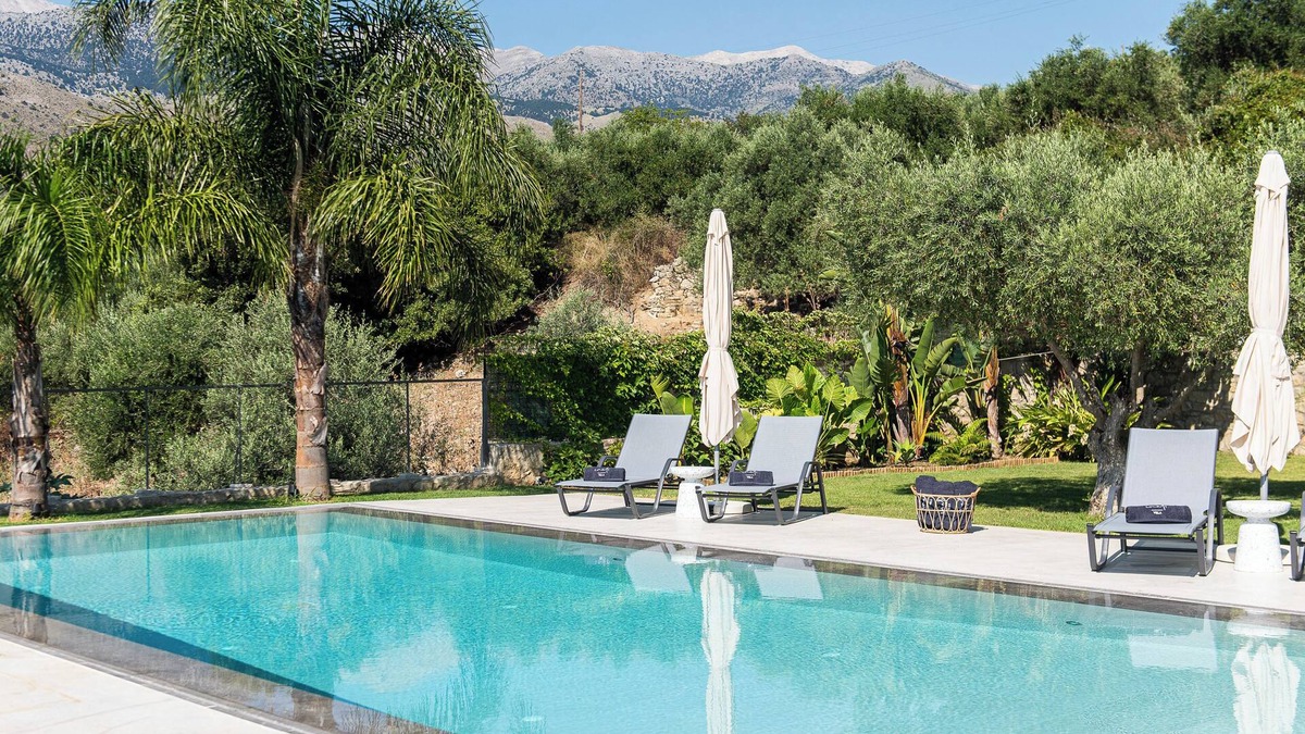 Nipos Villa | Charming 3-bedroom villa with large pool, WiFi and AC in lovely Nipos