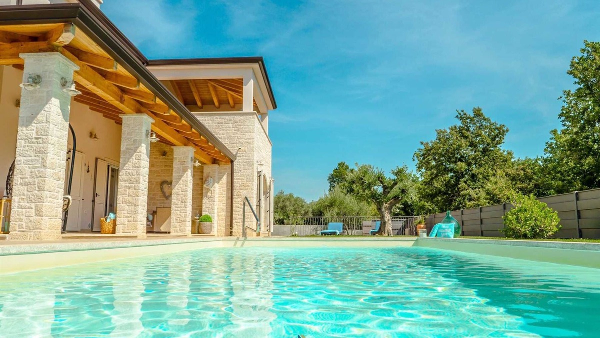 Frata Villa | Charming 3-Bedroom Villa with pool