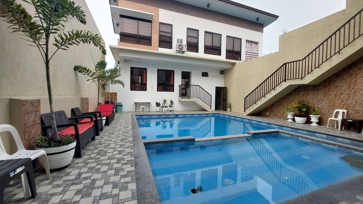 Calamba Villa | Charming 3 Bedrooms with natural hotspring