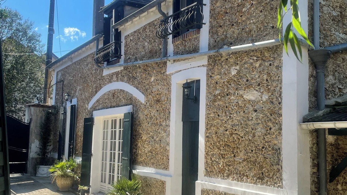 Saint-Cyr-sur-Morin Cottage | Charming 3-bedroom cottage with WiFi near Disneyland, Paris and Reims