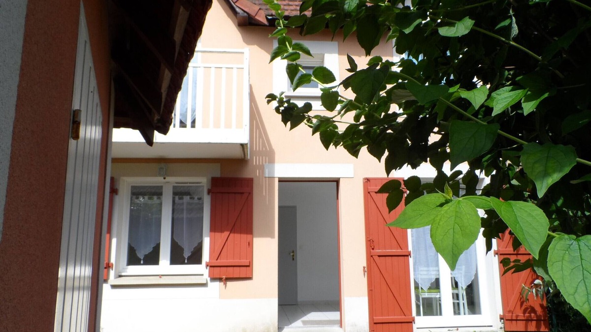 Port Guillaume Apartment | Charming 3-Room Cottage with Private Garden, Near Marina, Sleeps 6, Pet-Friendly, Pool Access