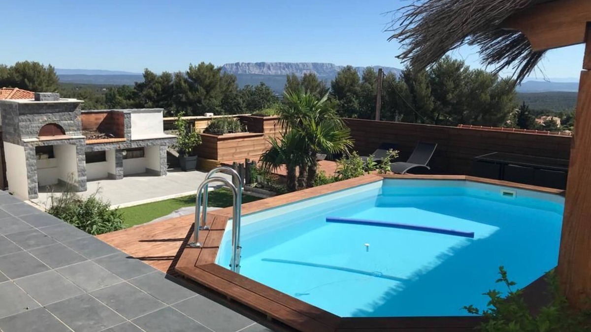 Saint-Savournin Apartment | Charming 30m2 loft studio with new terrace and swimming pool