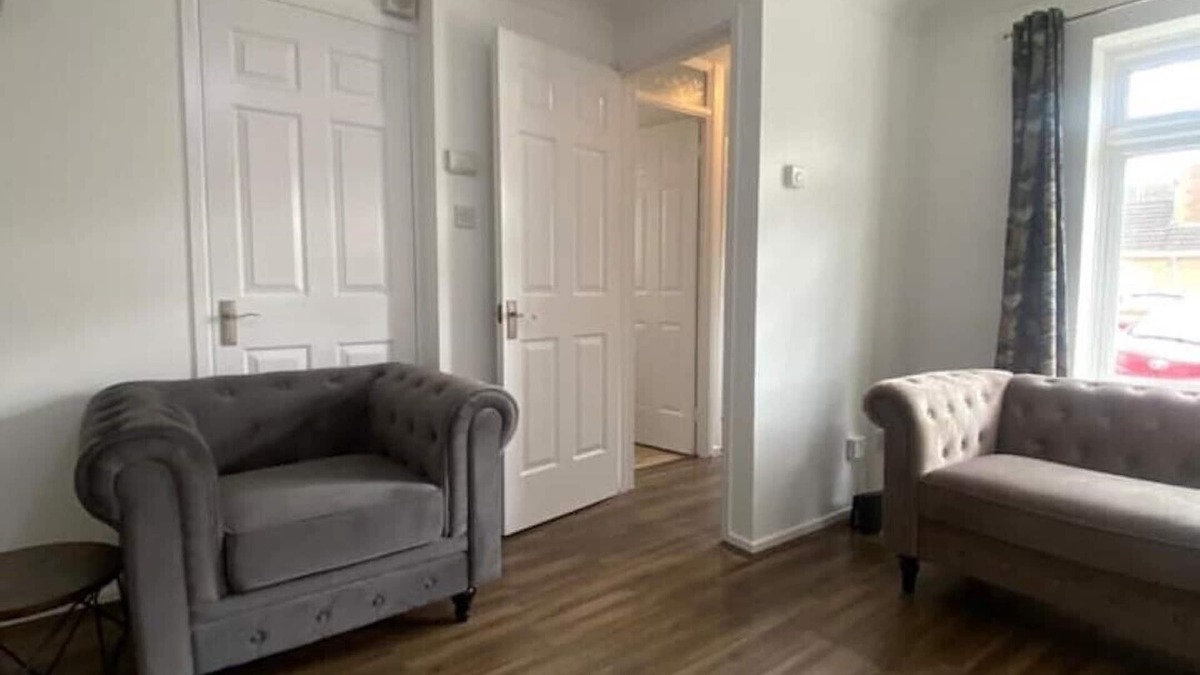 Wainscot House | Charming 3Bed Whole House in Strood Rochester Kent