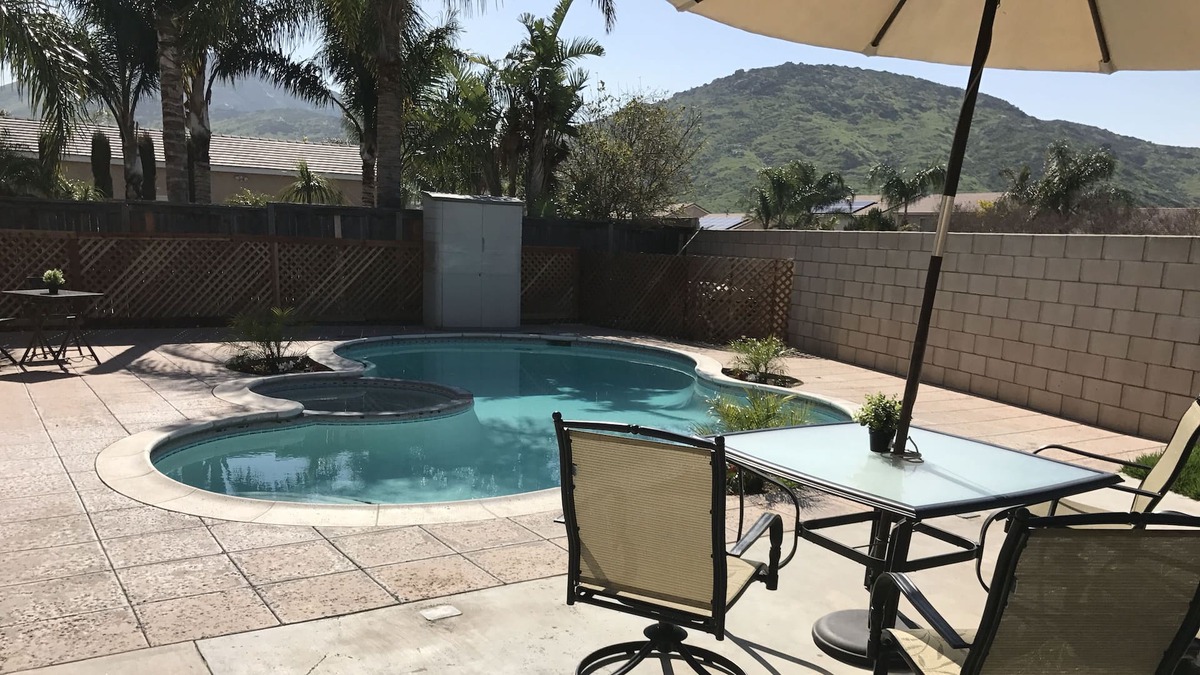 Southridge Village House | CHARMING 3BR/2BA HOME POOL, HOT TUB, AND MOUNTAIN VIEW
