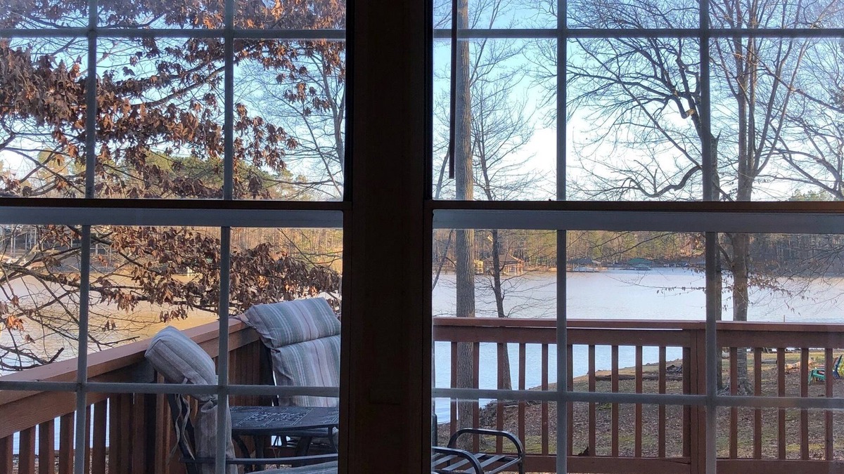 Lake Norman of Catawba House | Charming 3BR 2BA Lakefront Lake Norman Home with Beach & Dock (sleeps 10)