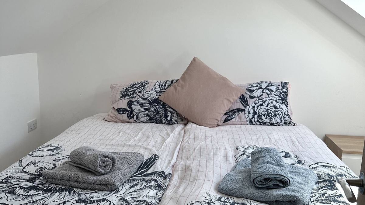 Edgware House | Charming 4 Bed House, 20 Minutes to Central London