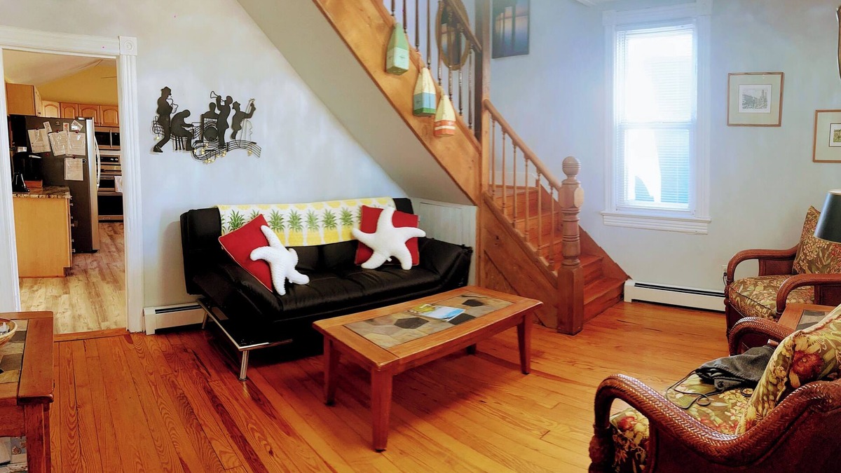 Issue Cottage | Charming 4-bedroom, 2-bath cottage, dog friendly, AC, WiFi, 1 block to beach