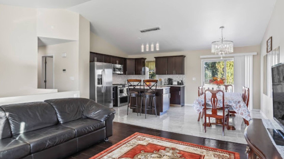 North Chicago House | Charming 4-bedroom house with WiFi and AC in peaceful North Chicago