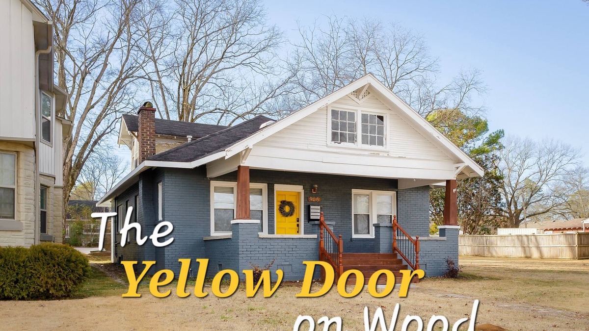 Florence House | Charming 4-bedroom 3bath house in terrific Florence with WiFi, AC