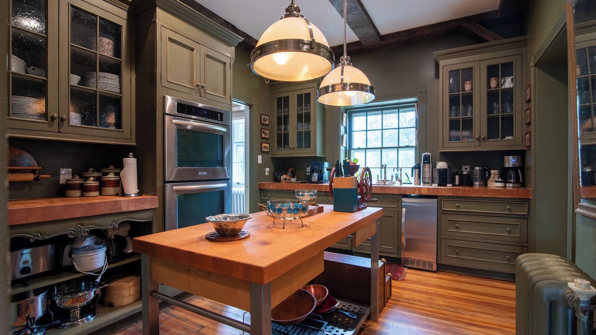Berryville House | Charming 4-bedroom Estate - A Historic Gem in Clarke County, VA