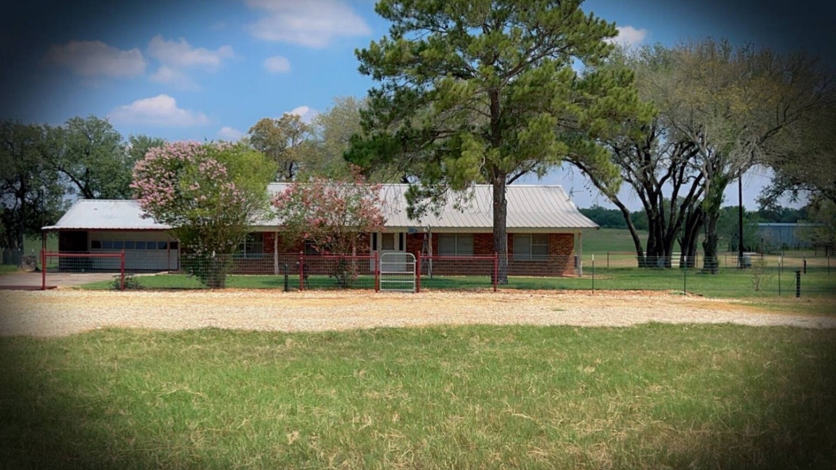 Yancey Other | Charming 4-bedroom farmhouse with AC in welcoming Moore