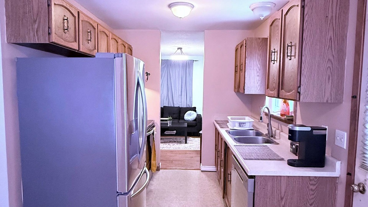 Belleville House | Charming 4-bedroom house in wonderful Belleville with WiFi, AC