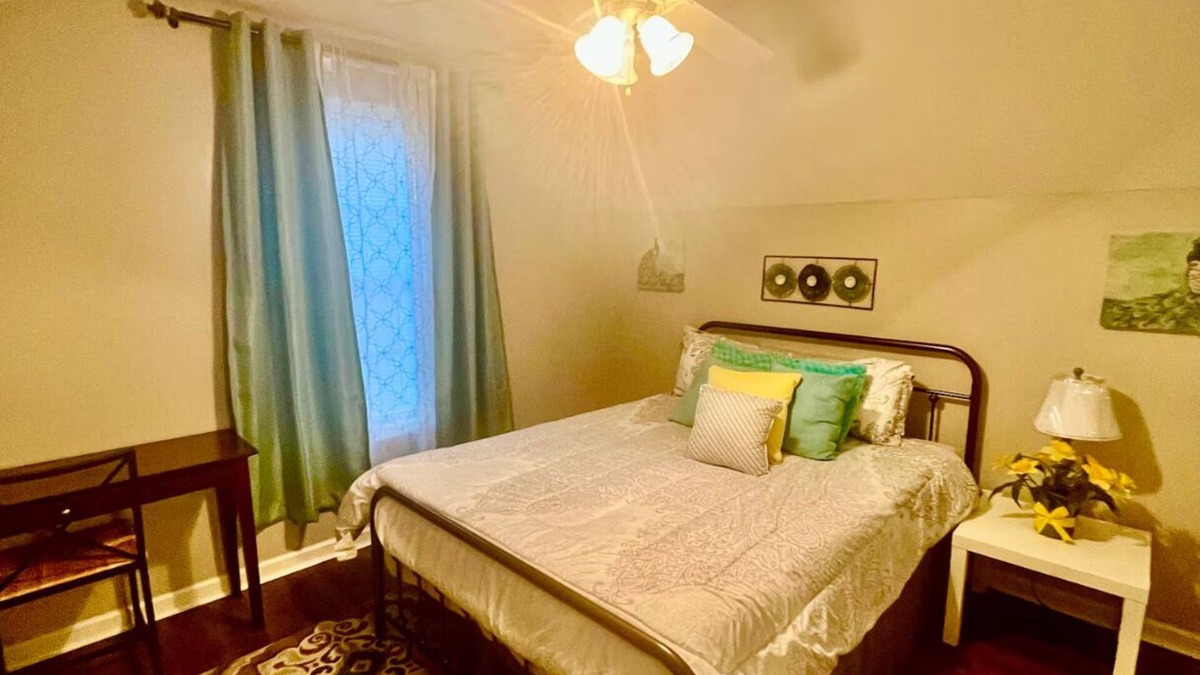 South View House | Charming 4-bedroom house with WiFi, fitness room in Hope Mills