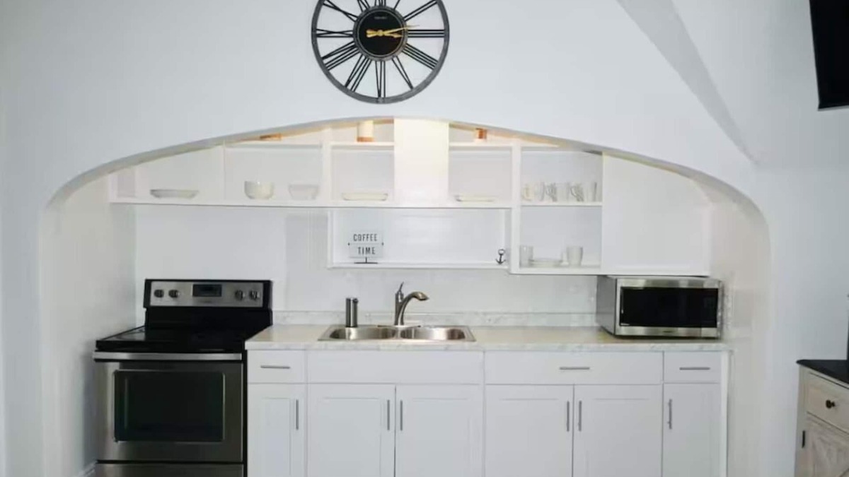 Danielson House | Charming 4-bedroom house with WiFi and AC in wonderful Killingly