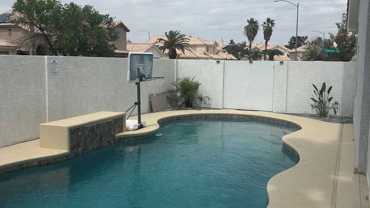 Centennial Hills House | Charming 4-bedroom house with WiFi and AC in vibrant Las Vegas,With Private pool