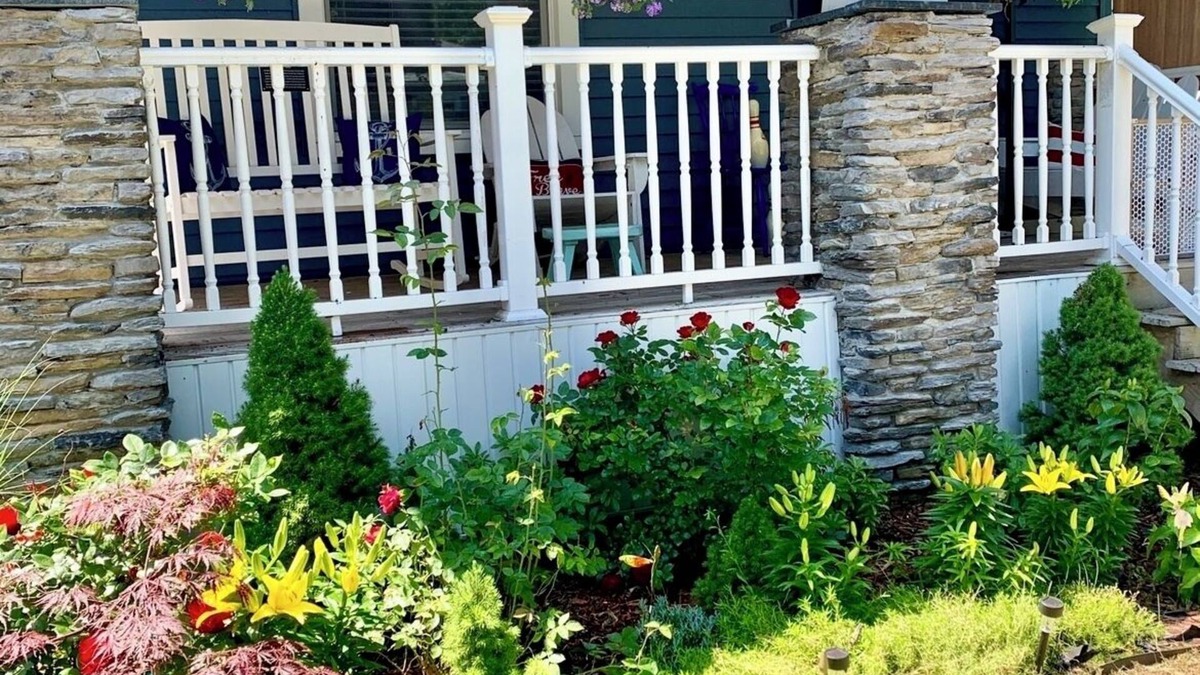 Ludington House | Charming 4-bedroom house sleeps 15 in the wonderful beach town of Ludington!