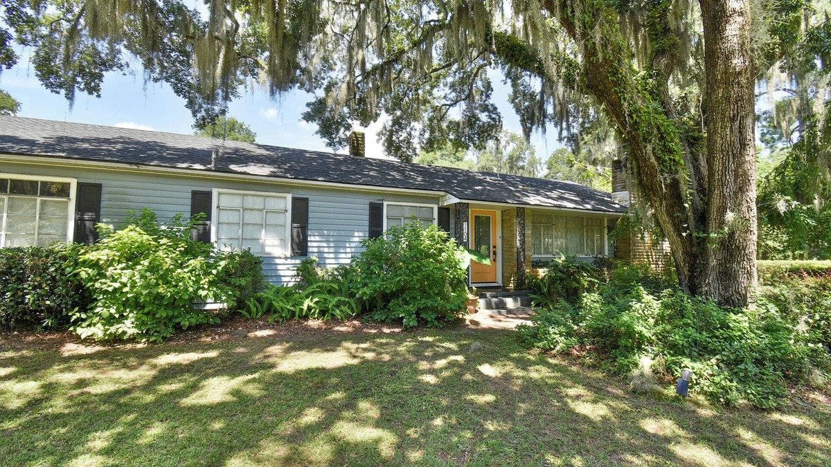 Mossy Oaks House | Charming 4-bedroom house close to Parris Island and downtown Beaufort