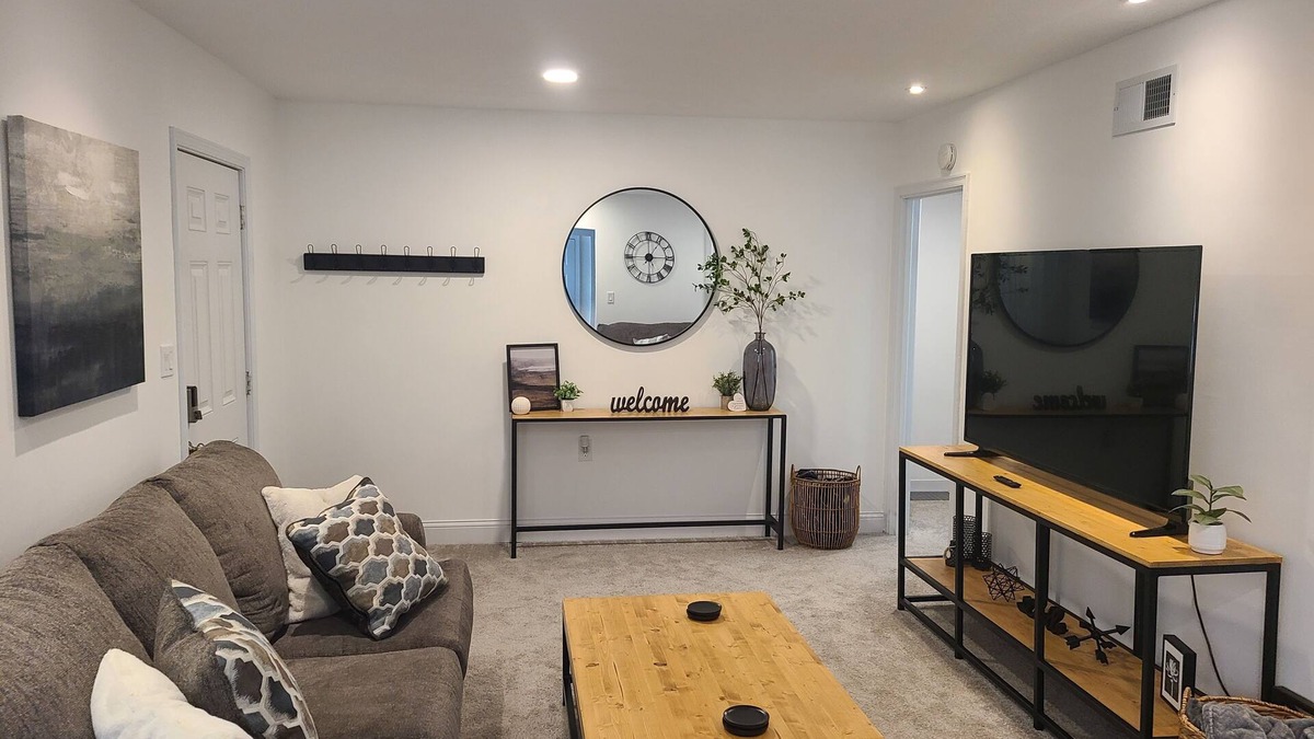 Lawrence House | Charming 4-bedroom house in Lawrence with AC and WiFi