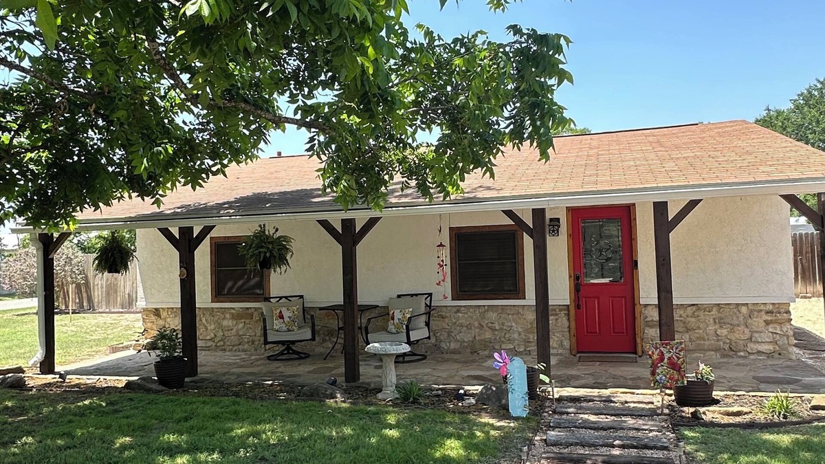 Castroville House | Charming 4-bedroom house with AC, WiFi in enchanting Castroville
