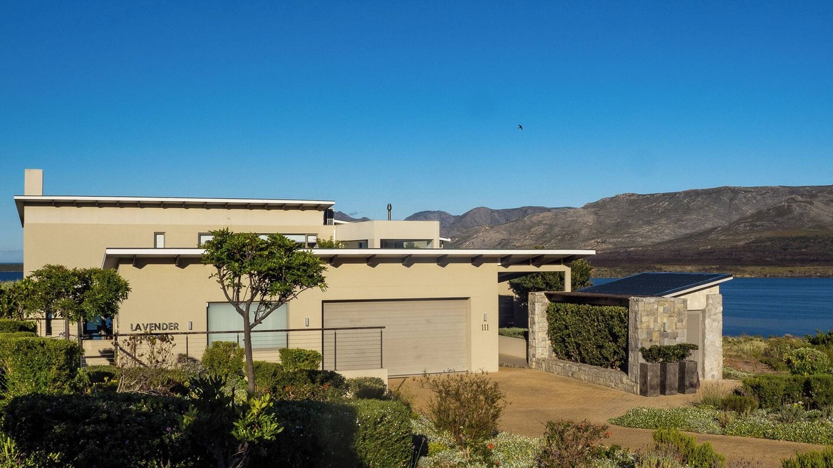 Fisherhaven Villa | Charming 4-bedroom villa with WiFi, AC in serene Hermanus