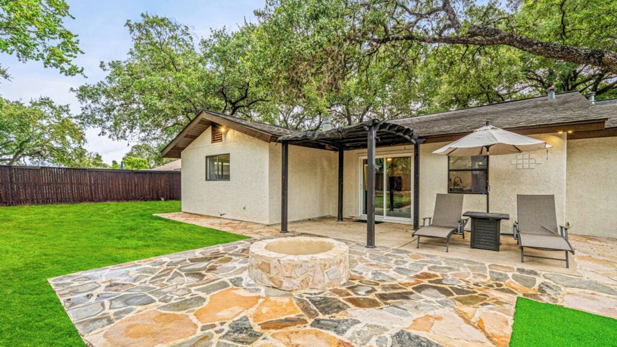 Wetmore House | Charming! 4 beds, 2 bath, Hot tub and fitness rooms, Sleeps 13