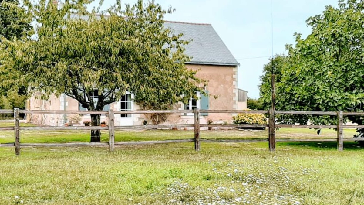 Feneu House | Charming 4* gîte in Anjou, surrounded by horses