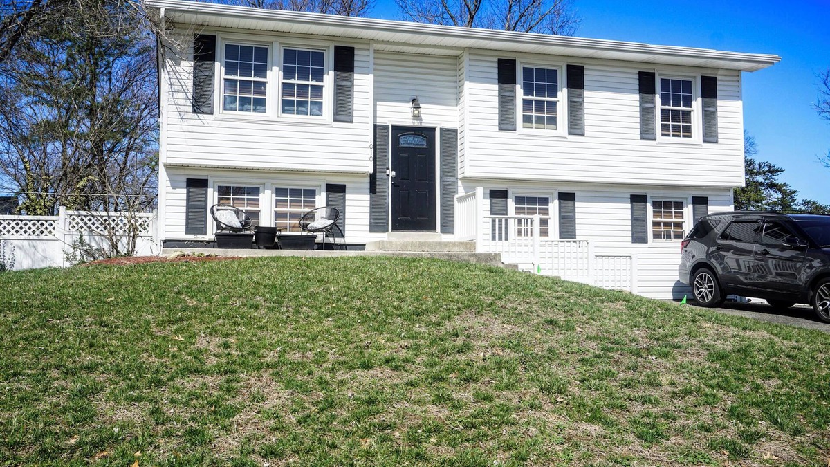 St. Charles House | Charming 4-House in central Waldorf