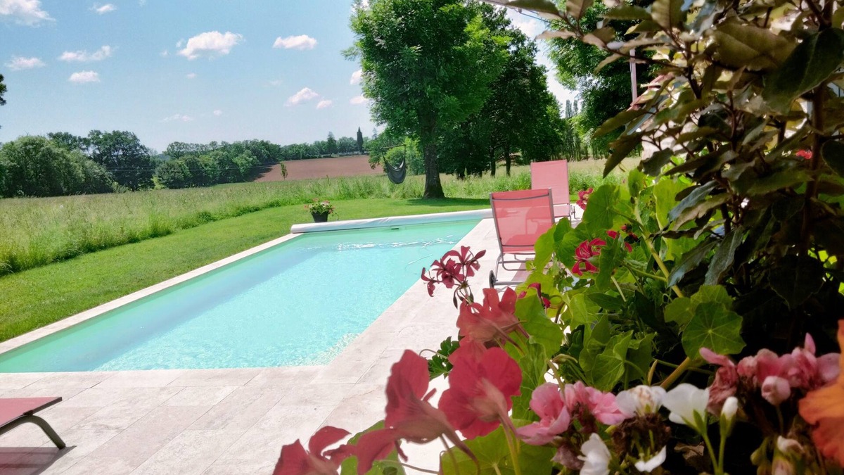 Sainte-Croix Cottage | Charming 4* studio with heated pool in the heart of the countryside