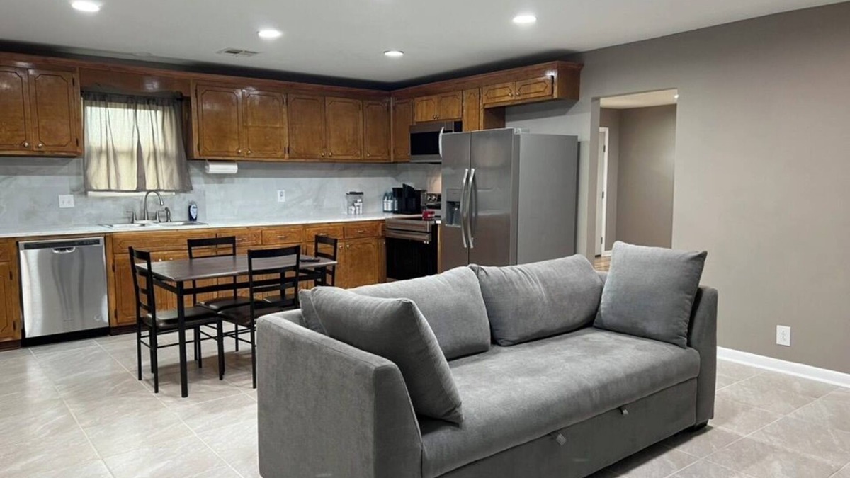 Booth House | Charming 4Bd/3Ba w/AC, WiFi, views in Prattville, 10 mi from Ray Trent Golf Crse