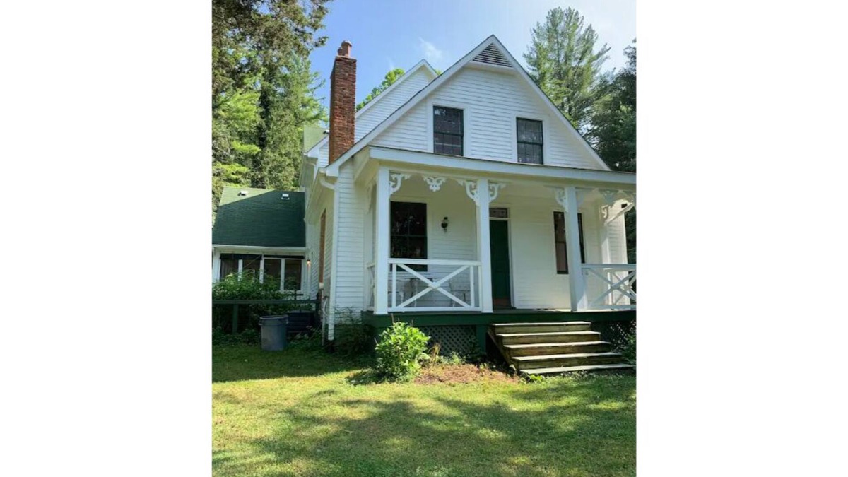 Indian Hill House | Charming 4BDRM Farmhouse