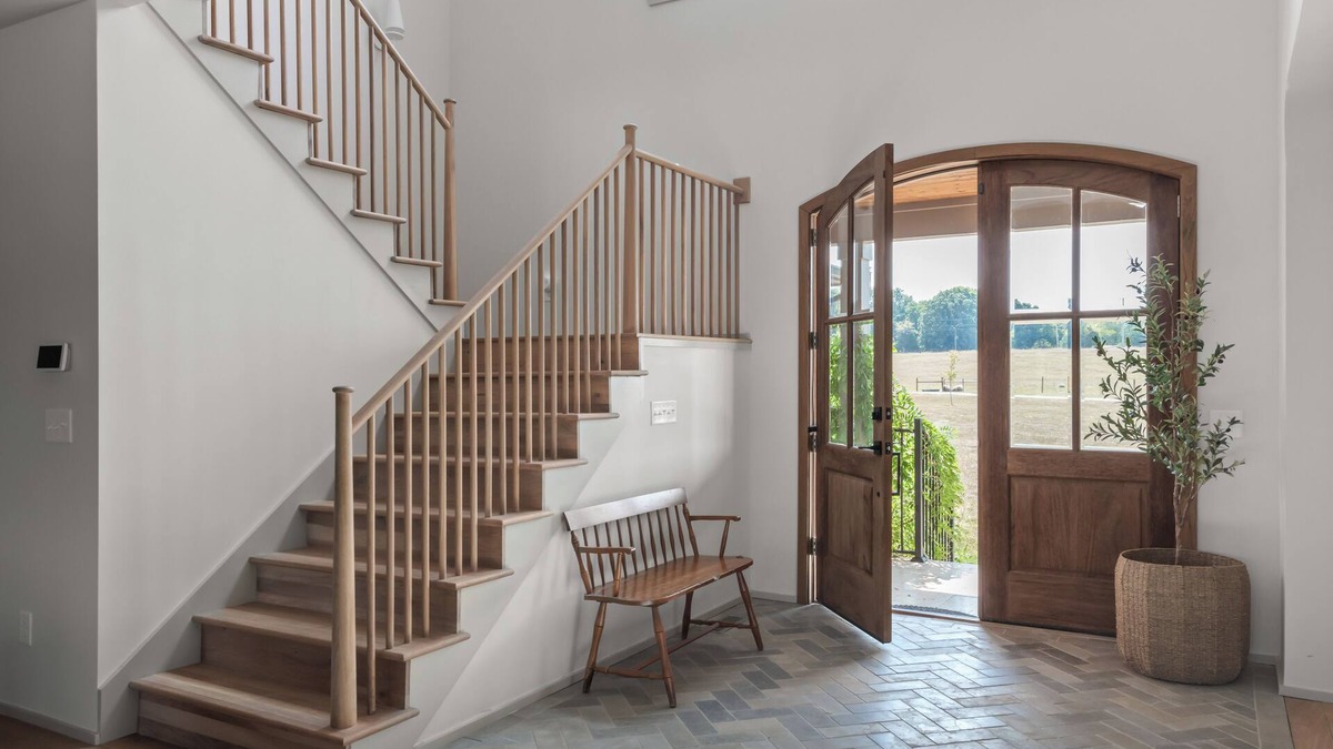 Joelton House | Charming 5-bedroom farmhouse on 50+ acres with Highland Cows!