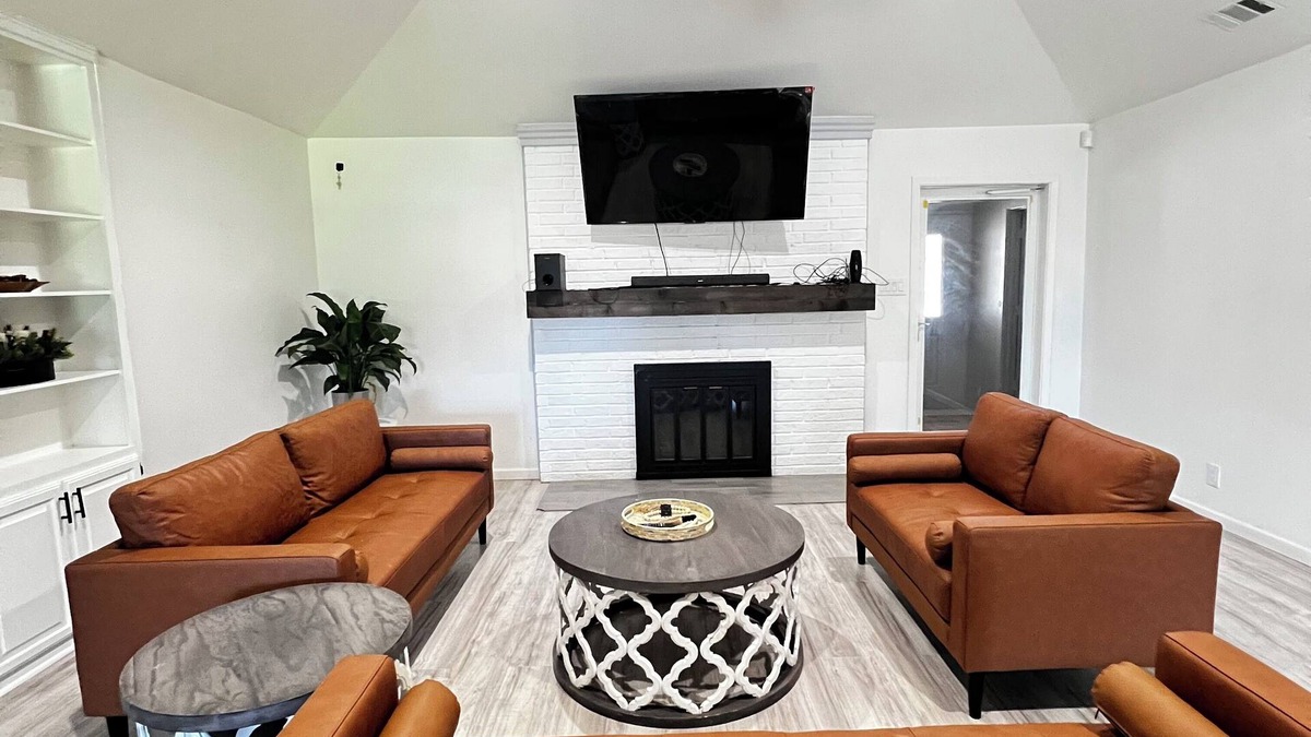 San Angelo House | Charming 5-bedroom house with AC and WiFi in San Angelo.