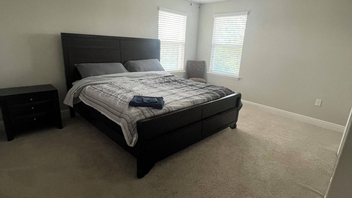 DeLand House | Charming 5-bedroom home away from home