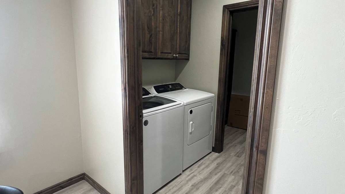 Washita County Condo | Charming 5-bedroom Lake side in Colony OK Unit #1
