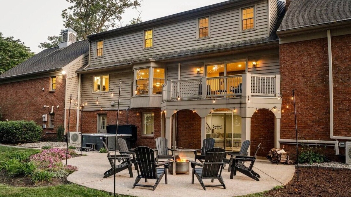 New Holland Other | Charming 5-bedroom Home in welcoming Lancaster County, Hot Tub