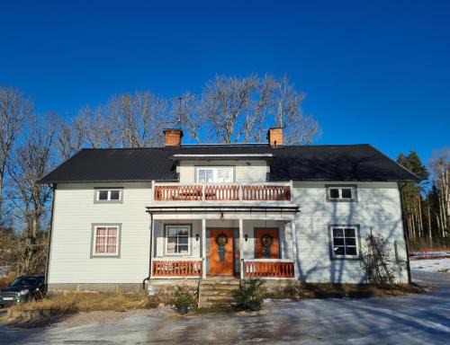 Horndal House | Charming 6 bedroom House & Horse Farm - Sleeps 12
