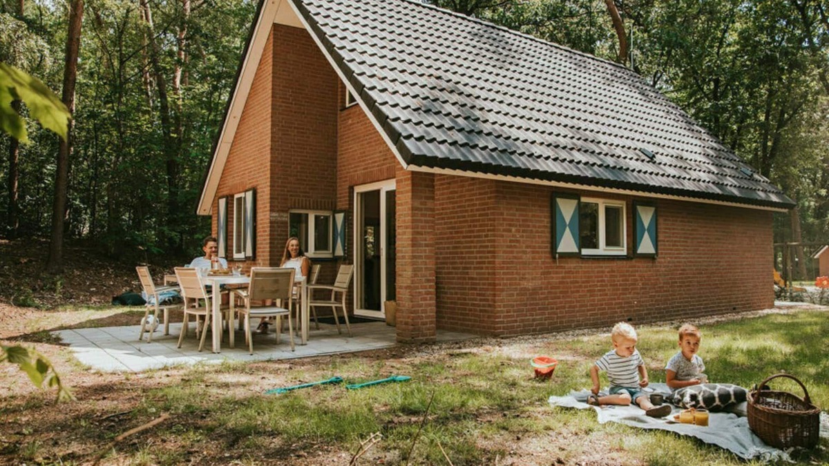 Beerze Cabin | Charming 6-person bungalow, suitable for all seasons.