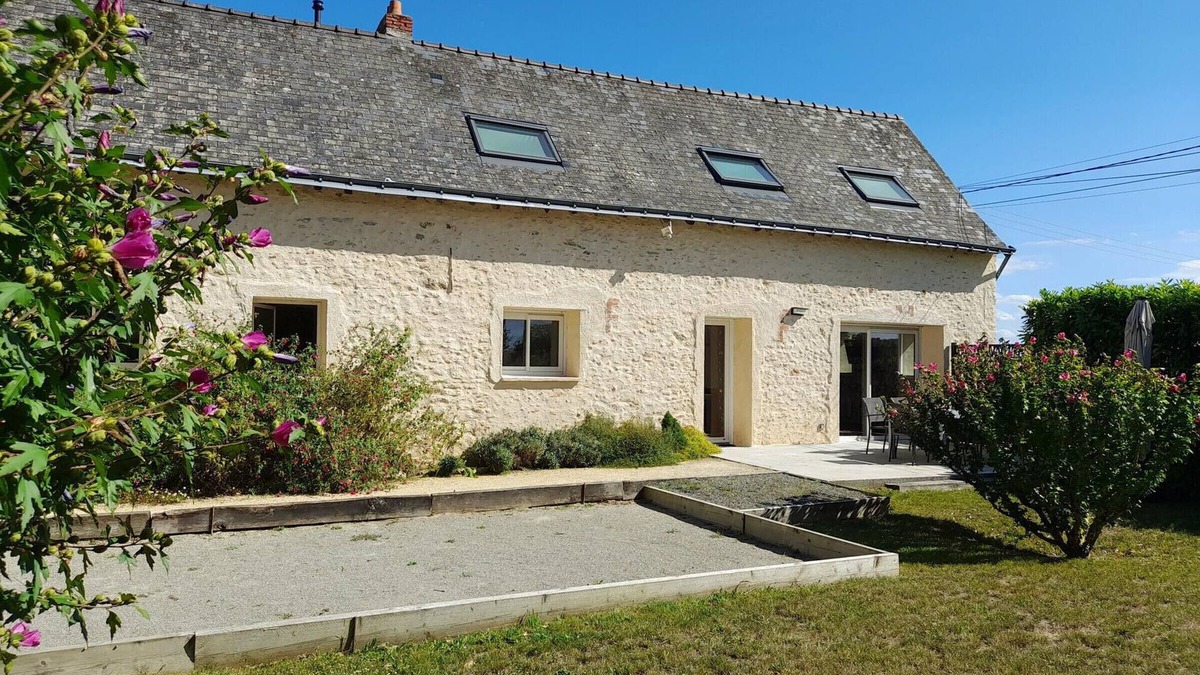 Corze Cottage | Charming 6-Person Cottage Near Angers - Modern Comforts, Garden, Jacuzzi, and Family Activities