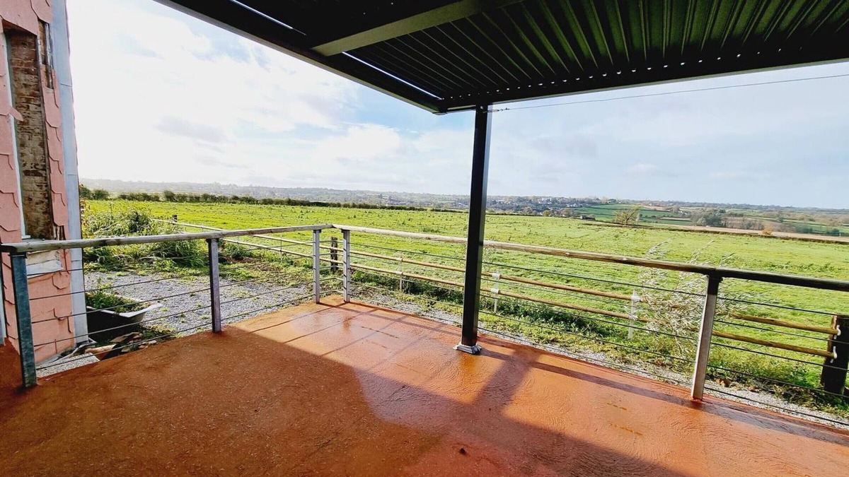 Sains-du-Nord Cottage | Charming 7-Bedroom Farmhouse with Garden, Horse Facilities, and Proximity to Val Joly Attractions