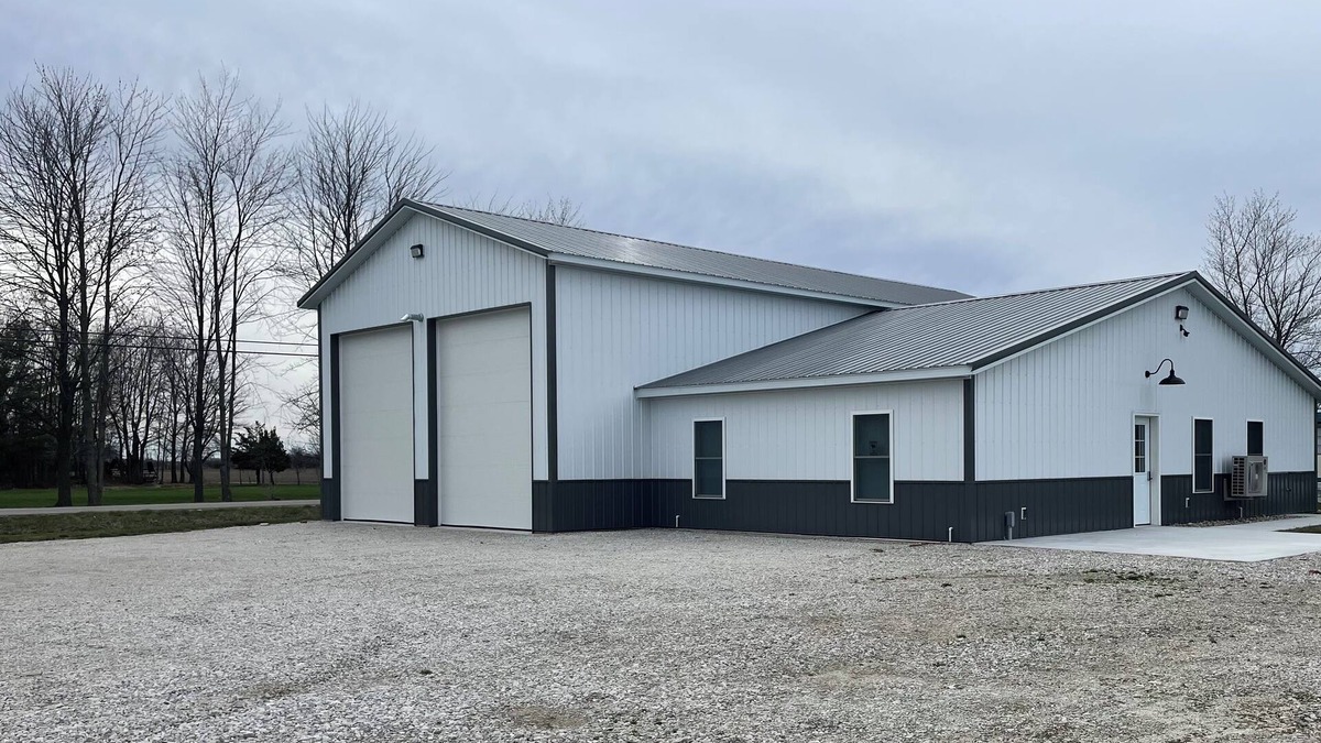 Oak Harbor House | Charming 8 person, 2-bedroom barndominium with WiFi, AC in gorgeous Oak Harbor.