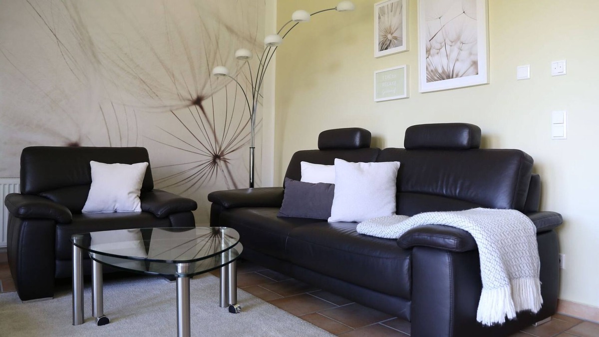 Windischbuchen Apartment | Charming apartment YELLOW - Villa Geisenhof