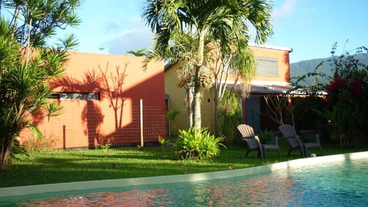 Sainte-Anne Apartment | Charming accommodation with swimming pool, large terrace, private garden, in the East