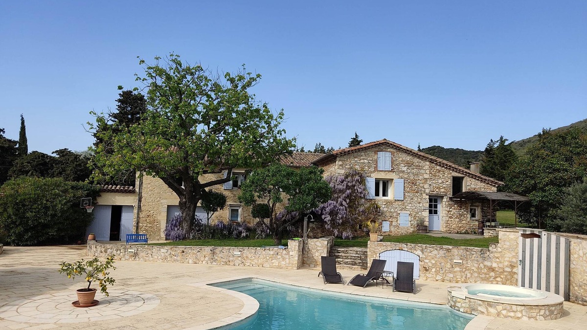 Savasse House | Charming air-conditioned cottage 2/4 pers. Swimming pool and Jacuzzi