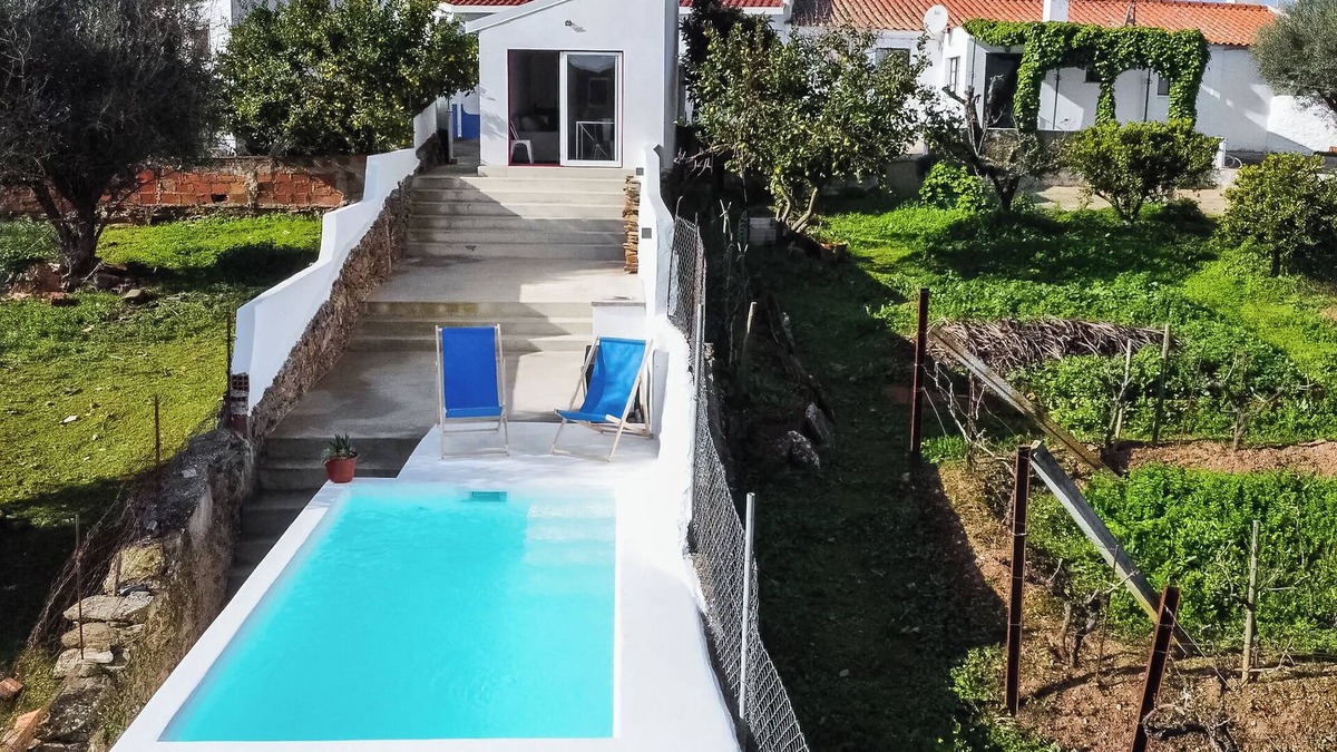 Sao Pedro do Corval House | Charming Alentejo Retreat with Heated Pool – Tranquility and Comfort Await