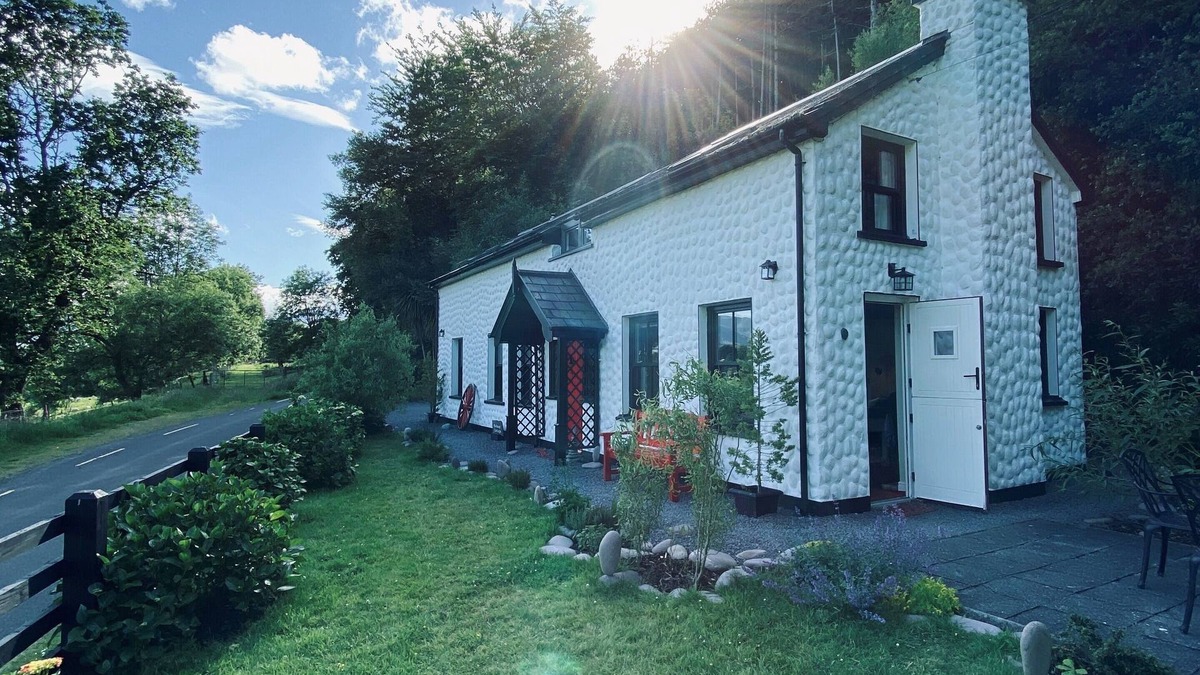 Glenbeigh Cottage | Charming and Comfortable Cottage, Glenbeigh, Ring of Kerry, Free WiFi