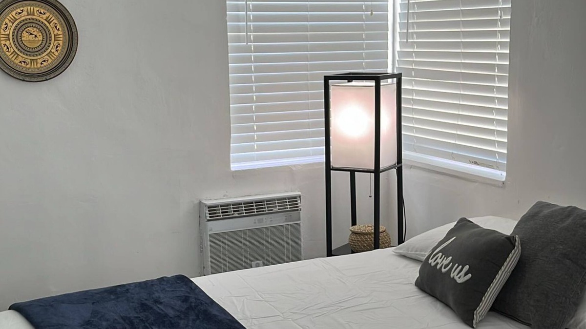 Parkside Apartment | Charming and Comfortable Studio near the beach-An