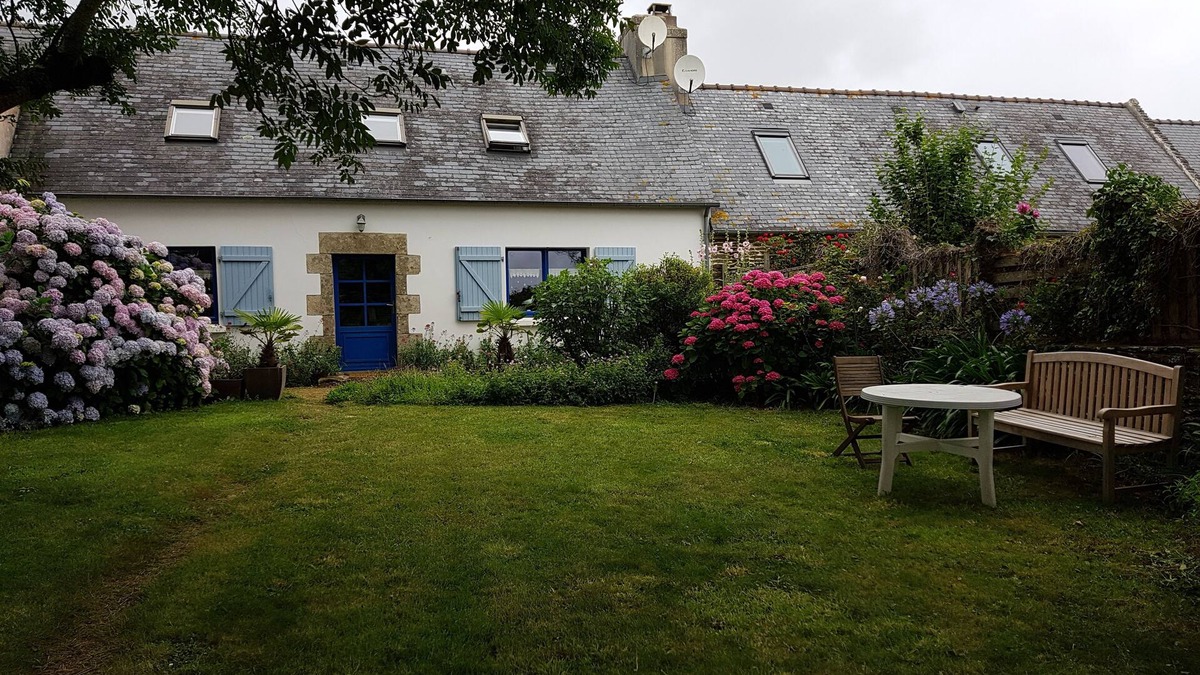 Treguennec House | Charming and cosy renovated Penty just a stone's throw from the Bay of Tréguennec