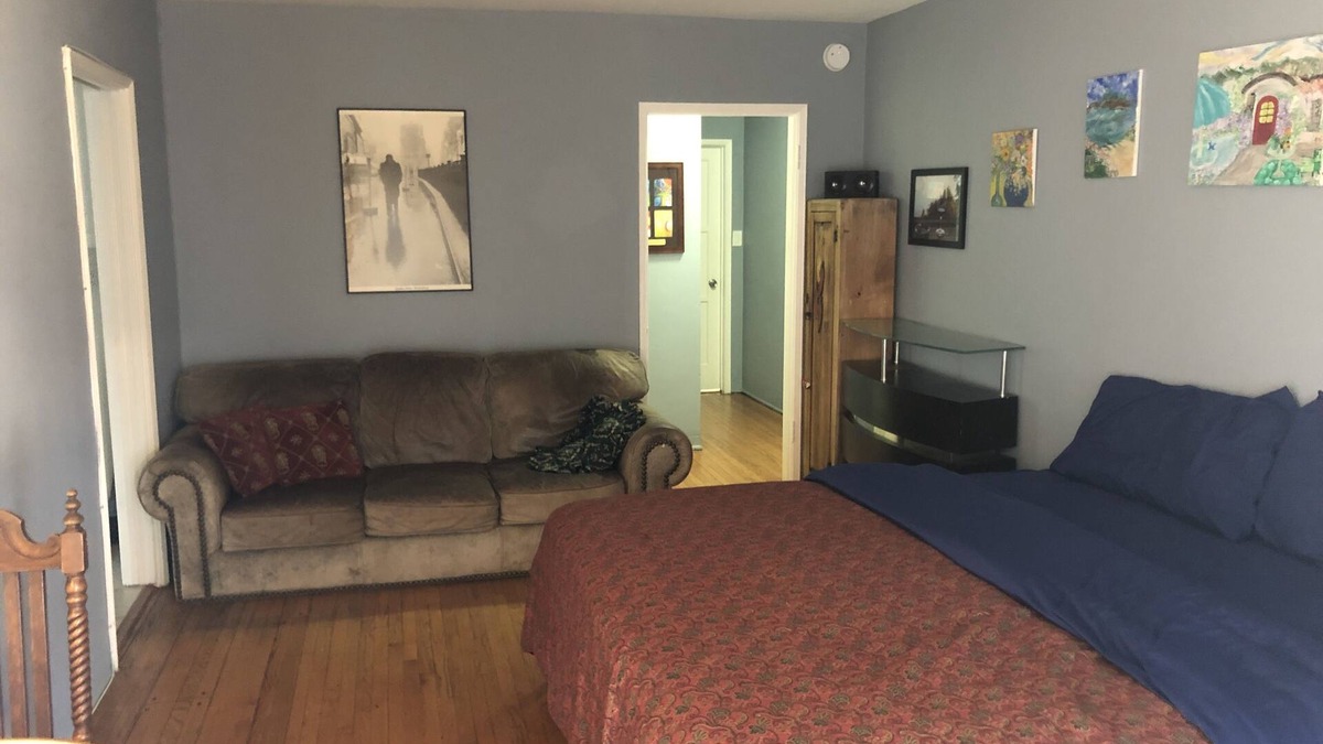 Westwood Apartment | Charming and Cozy Apt in the Hear of Westwood Village