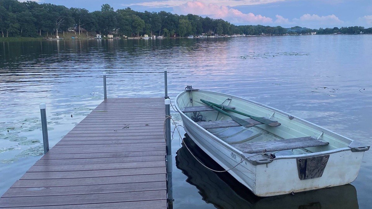 Mill Creek Cottage | Charming and Eclectic Lakefront Cottage. Kayak.Bike Ride.Bonfire.Fish.#Lakelife