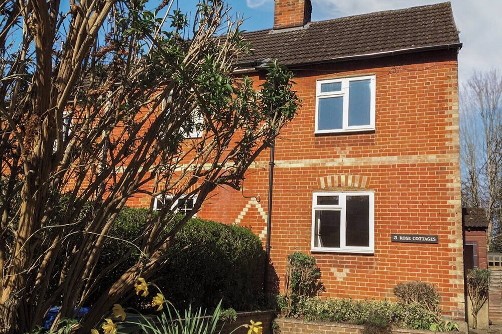 Sandhurst Cottage | Charming and cosy Victorian cottage.